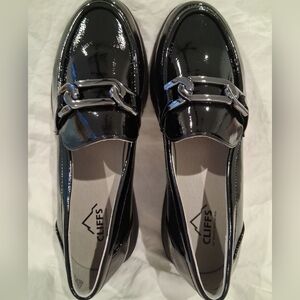 Cliffs by WHITE MOUNTAIN Black Loafers with Silver Accent